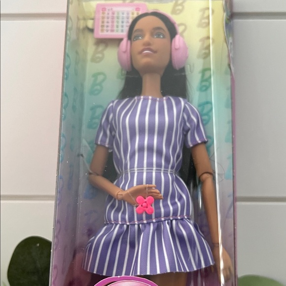 Barbie Fashionista Doll #245 in Purple Stripped Dress, Autistic Barbie - Picture 6 of 6